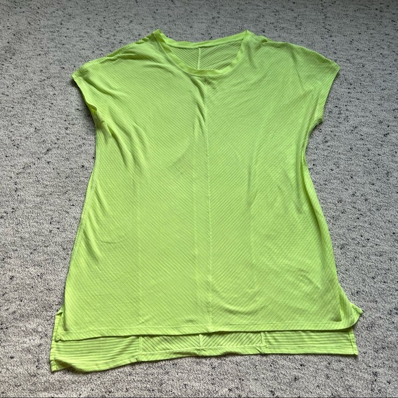 lululemon athletica Tops - Lululemon Retreat Tee